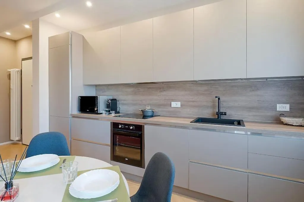 Apartment Artpartment - 2 Camere - Wifi - Garage Vallecrosia Italy