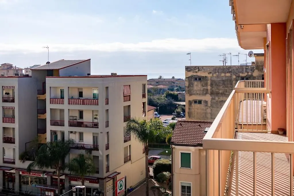 Apartment Artpartment - 2 Camere - Wifi - Garage Vallecrosia